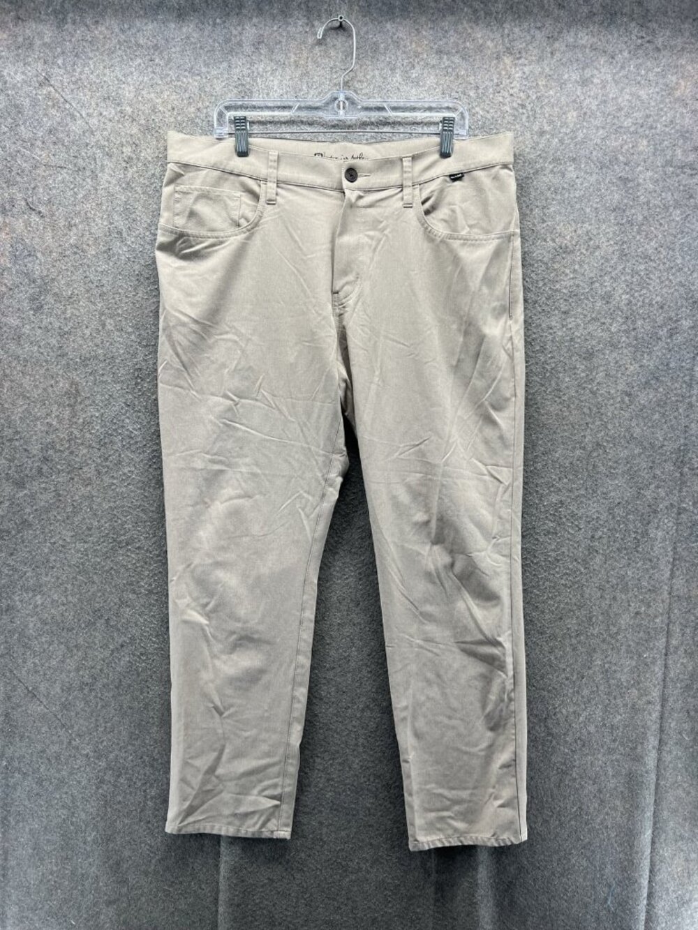 TravisMathew Pants Men 36 Beige Chino Microfiber Stretch Golf Summer